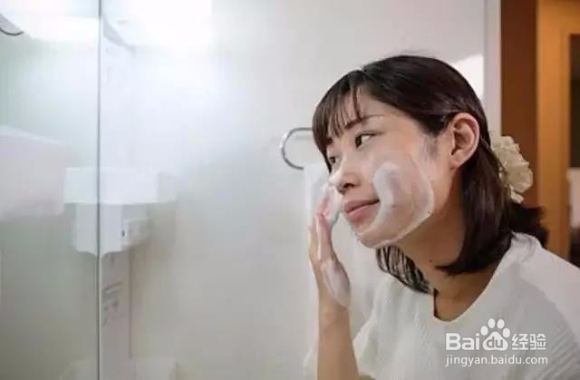 毛孔堵塞先别挤,三招就能教你彻底清洁