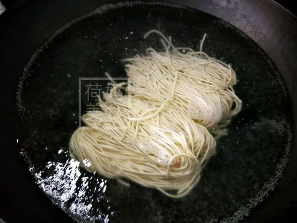 沙茶酱虾仁炒面