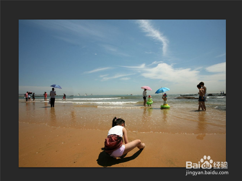 PS怎样把照片里多余的人P掉 照片无关的人怎么抠