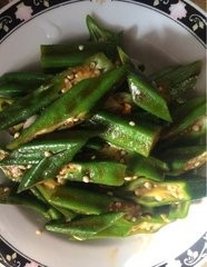 秋葵蘸酱的做法