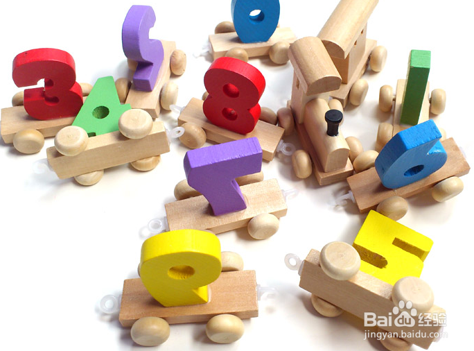 怎样为宝宝安装数字列车木质玩具