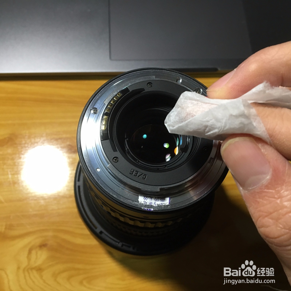 如何清洁单反镜头