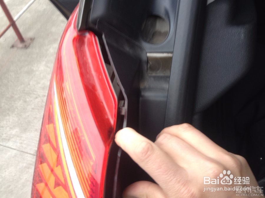 标致3008换灯泡教程