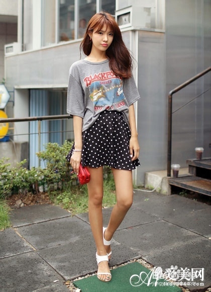 巧搭A字裙，变身夏日潮人