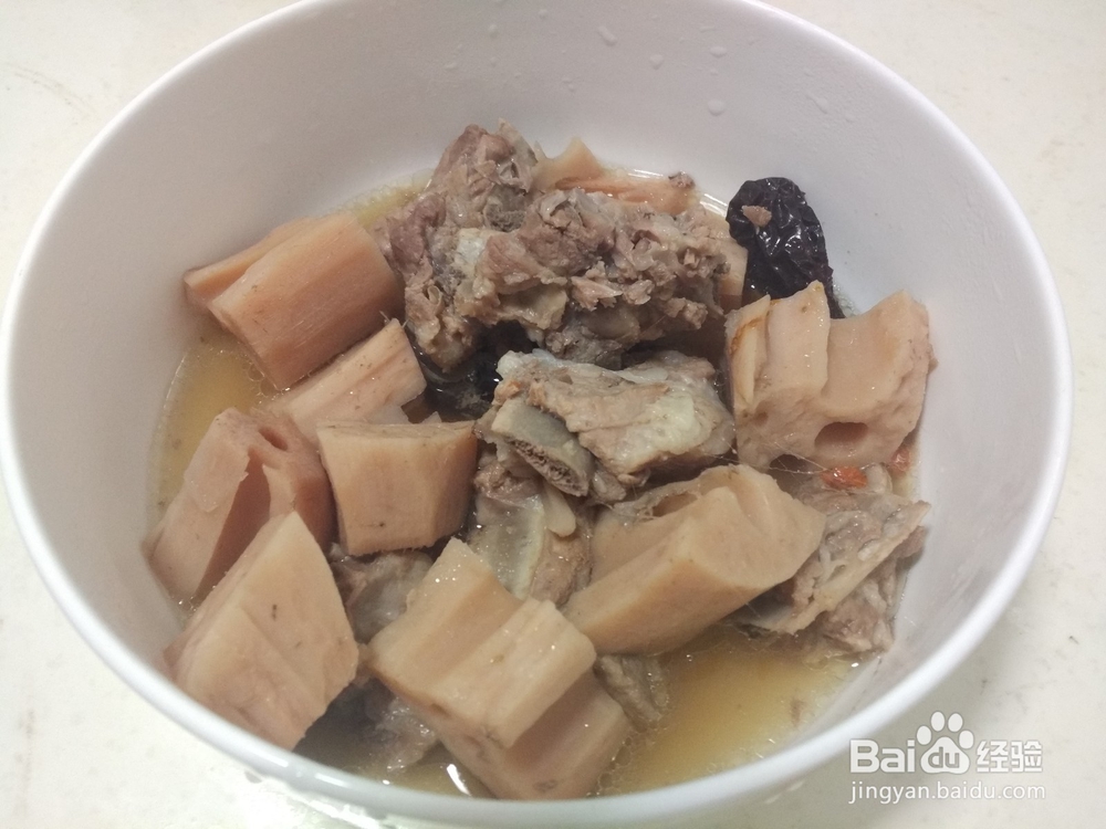 简单粗暴的莲藕炖排骨