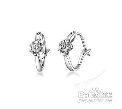 佩戴耳钉要注意哪些？