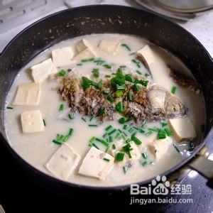 奶白鲫鱼豆腐汤