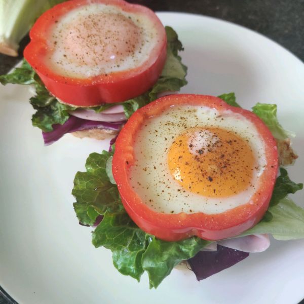 彩椒鸡蛋火腿三明治