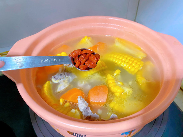 排骨玉米胡萝卜汤