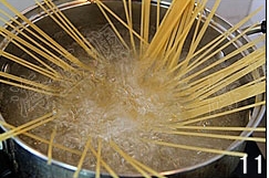 蒜香番茄鳀鱼面