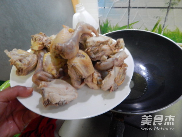 小土豆烧鸡的做法