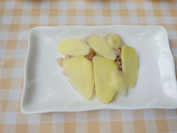 杂蔬藜麦鳕鱼粥