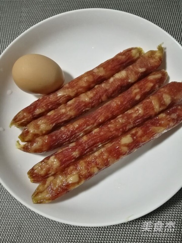 广式腊肠砂锅煲仔饭