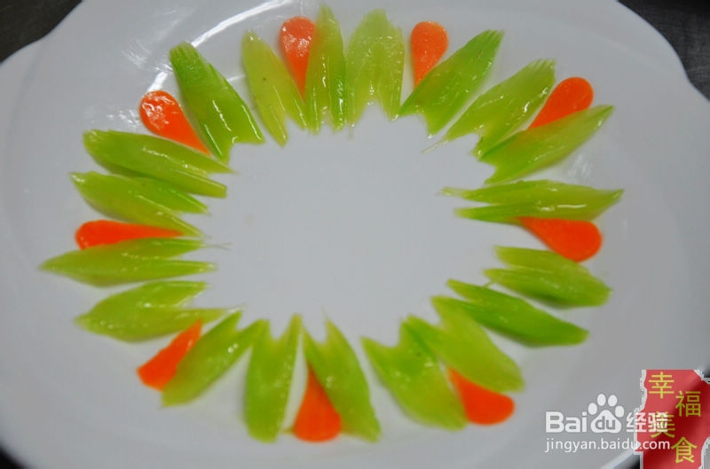 幸福美食：清新爽口的西芹百合