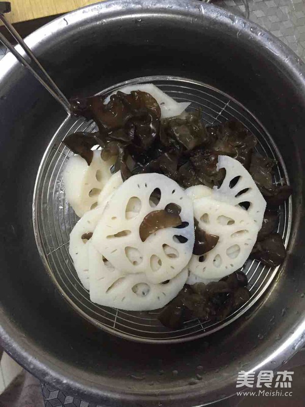 凉拌木耳藕片