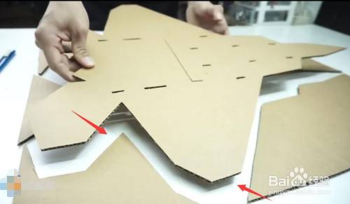 硬纸板飞机模型制作过程图解
