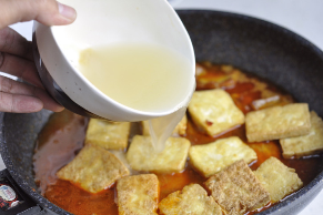 五花肉焖煎豆腐