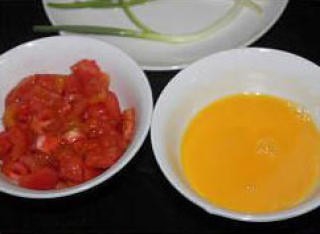 怎么做一道美味的西红柿鸡蛋面？