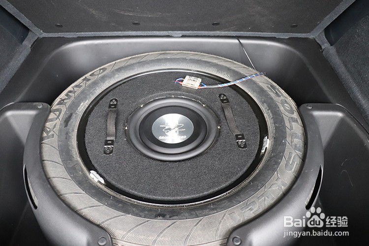 乌市慧声吉普大切诺基汽车音响隔音改装丹拿