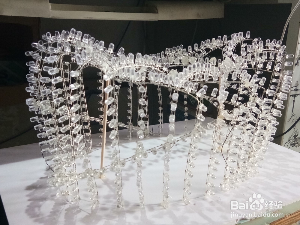 基于51单片机的LED灯鸟巢模型