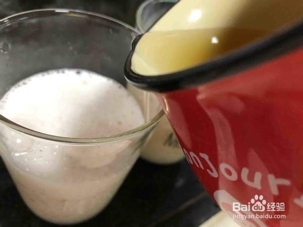 奶盖荔枝绿茶的做法