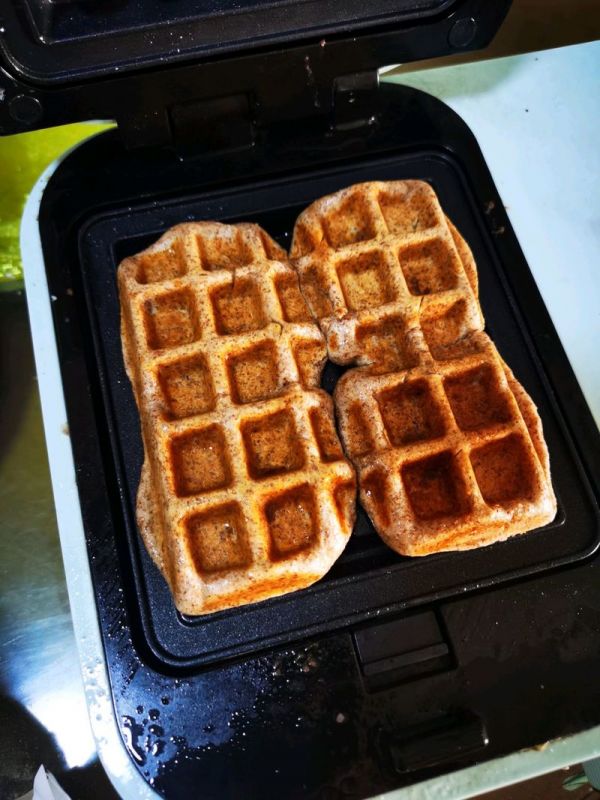 黑麦肉松豆沙华夫饼