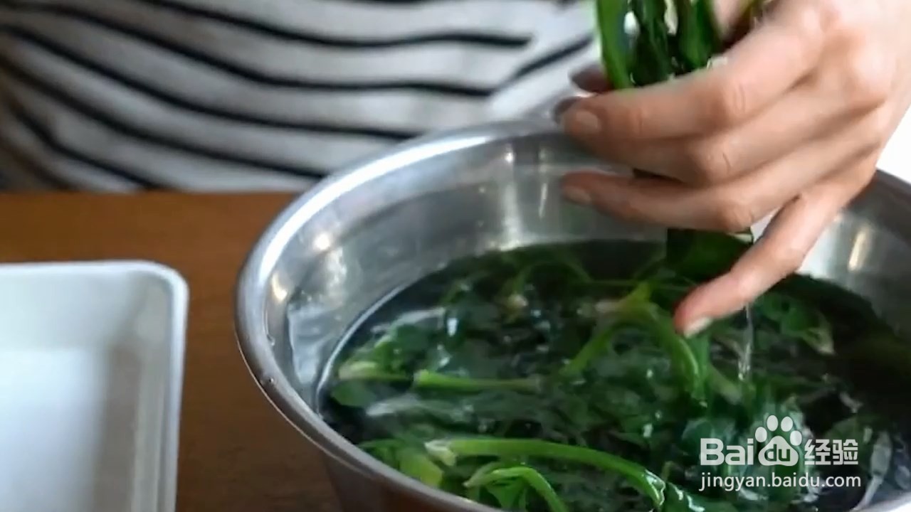 拌菠菜家常做法