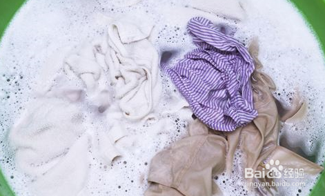 如何去除衣服上的辣椒油？