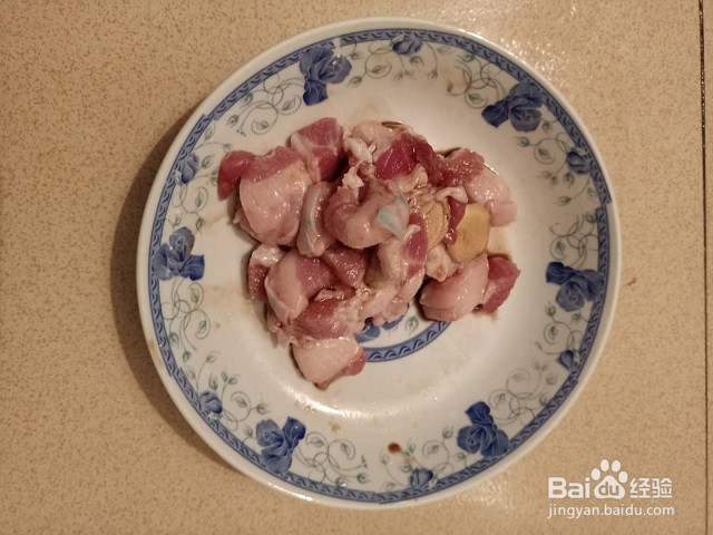 洋葱香煎五花肉怎么做？