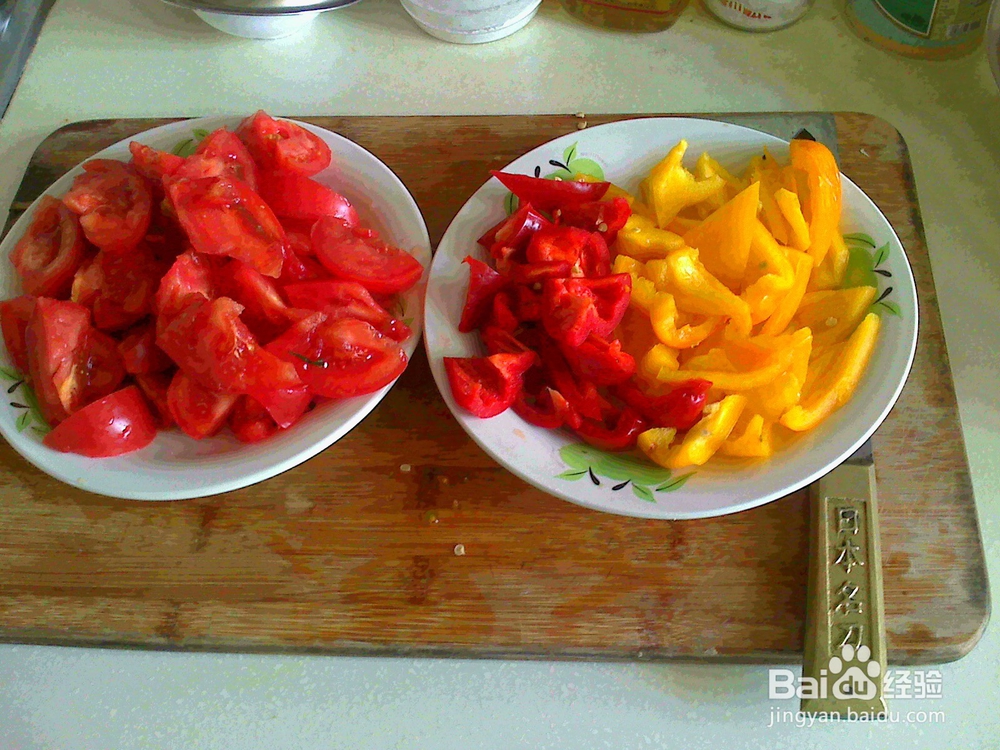 #美食#老年人怎样用西红柿焖大辣椒