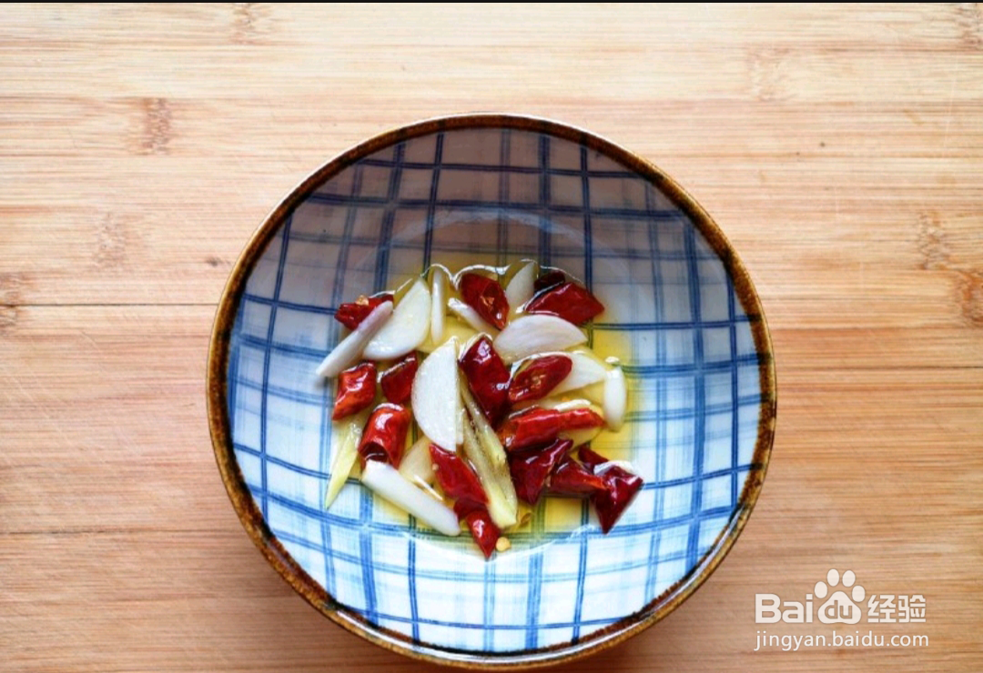 如何做出凉拌黄瓜素鸡？