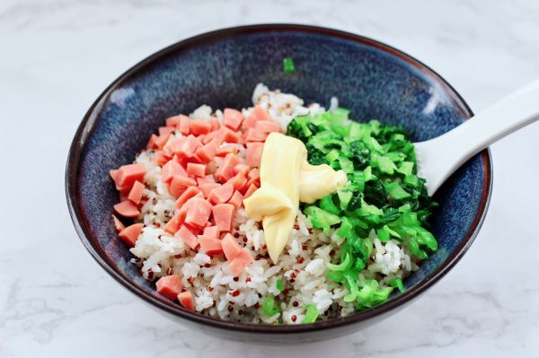 三色藜麦青菜饭团