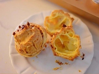 花生冰淇淋酥皮泡芙怎么做