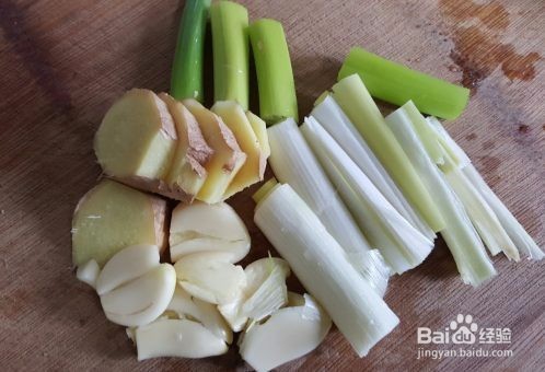 清炖枸杞羊肉汤是如何做的？怎么做好吃？