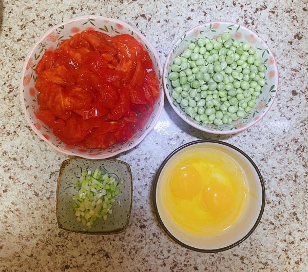 西红柿鸡蛋焖豌豆