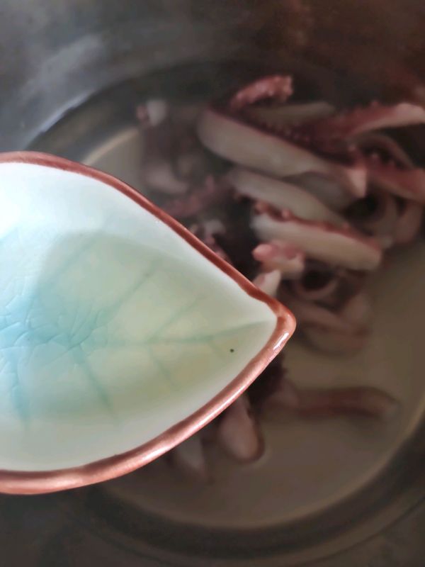 香辣干锅鱿鱼须