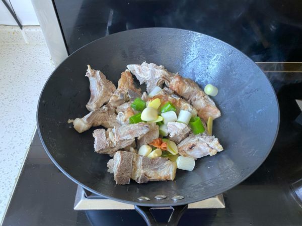 红烧排骨炖萝卜