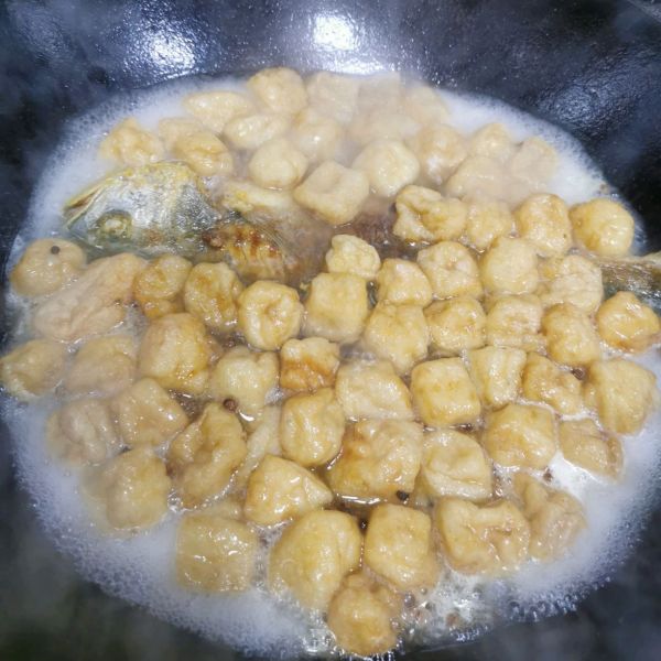 家常大黄鱼炖豆泡