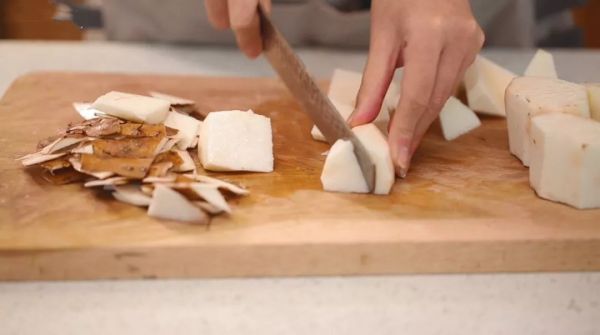 冬虫夏草海底椰排骨汤