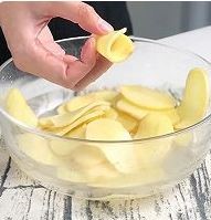 酥炸土豆片怎么做
