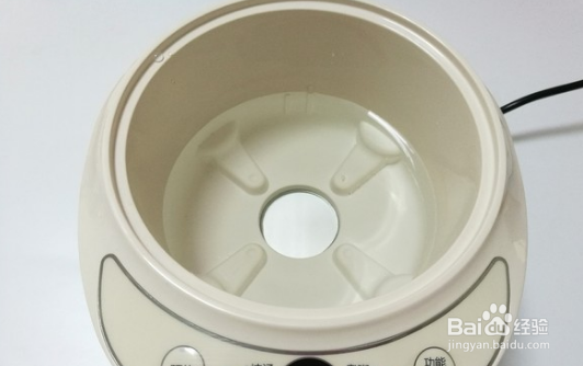 祛湿排毒的薏米红豆粥