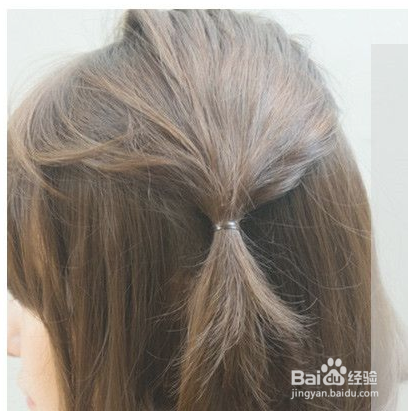 半扎短发好看的步骤图 来给短发玩点新花样吧