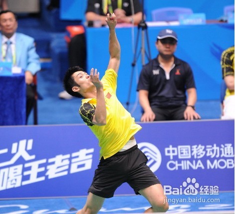 羽毛球交换场区裁判要怎么做