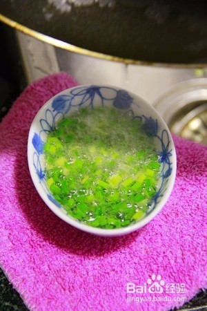 葱油鸡怎么做？最好吃的鸡肉做法教程