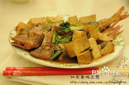 <b>红头鱼烧豆腐豆腐比鱼肉更好吃</b>