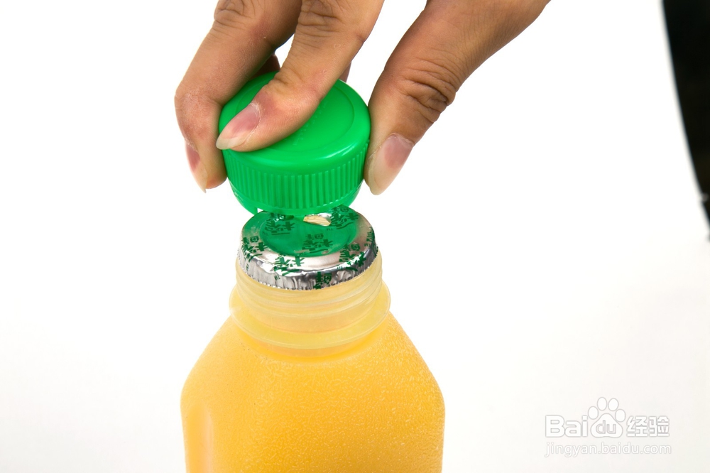 一榨鲜玉米汁瓶盖如何开启?