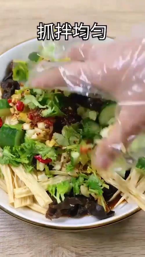 如何制作好吃的凉拌腐竹