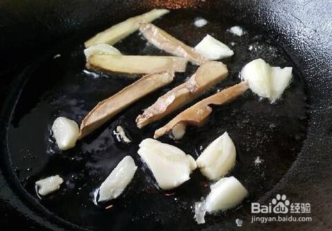 鱼香菜爆炒鱿鱼仔