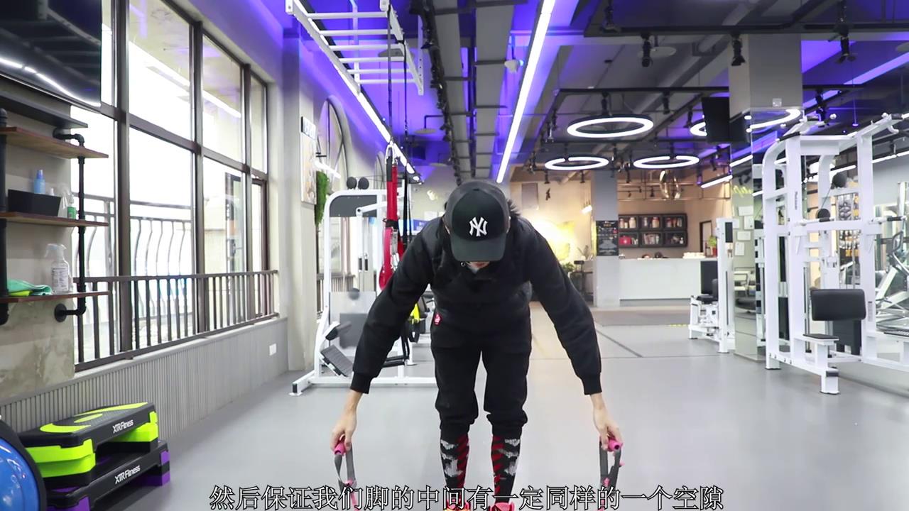 如何用弹力绳进行有效的美化臀部线条