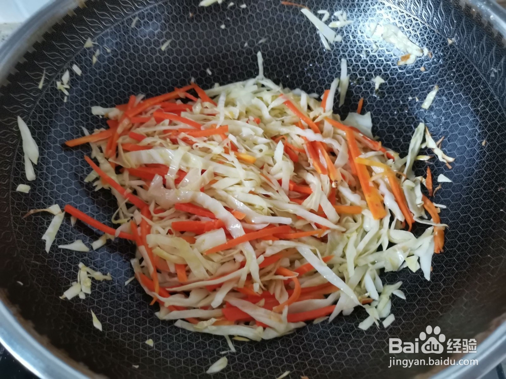 美食包菜粉丝炒鸡蛋的做法